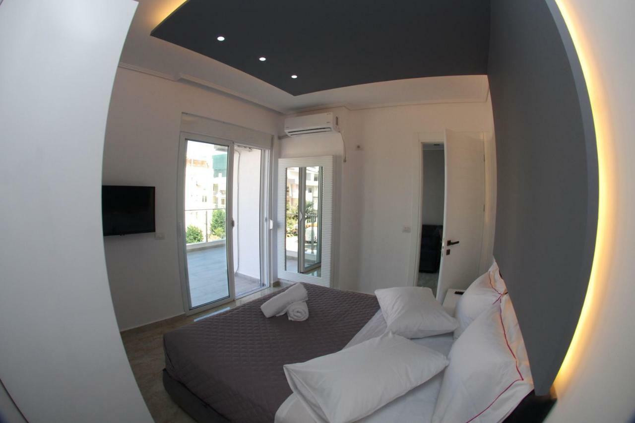 Oceanic Luxury Apartments Sarandë Exterior foto